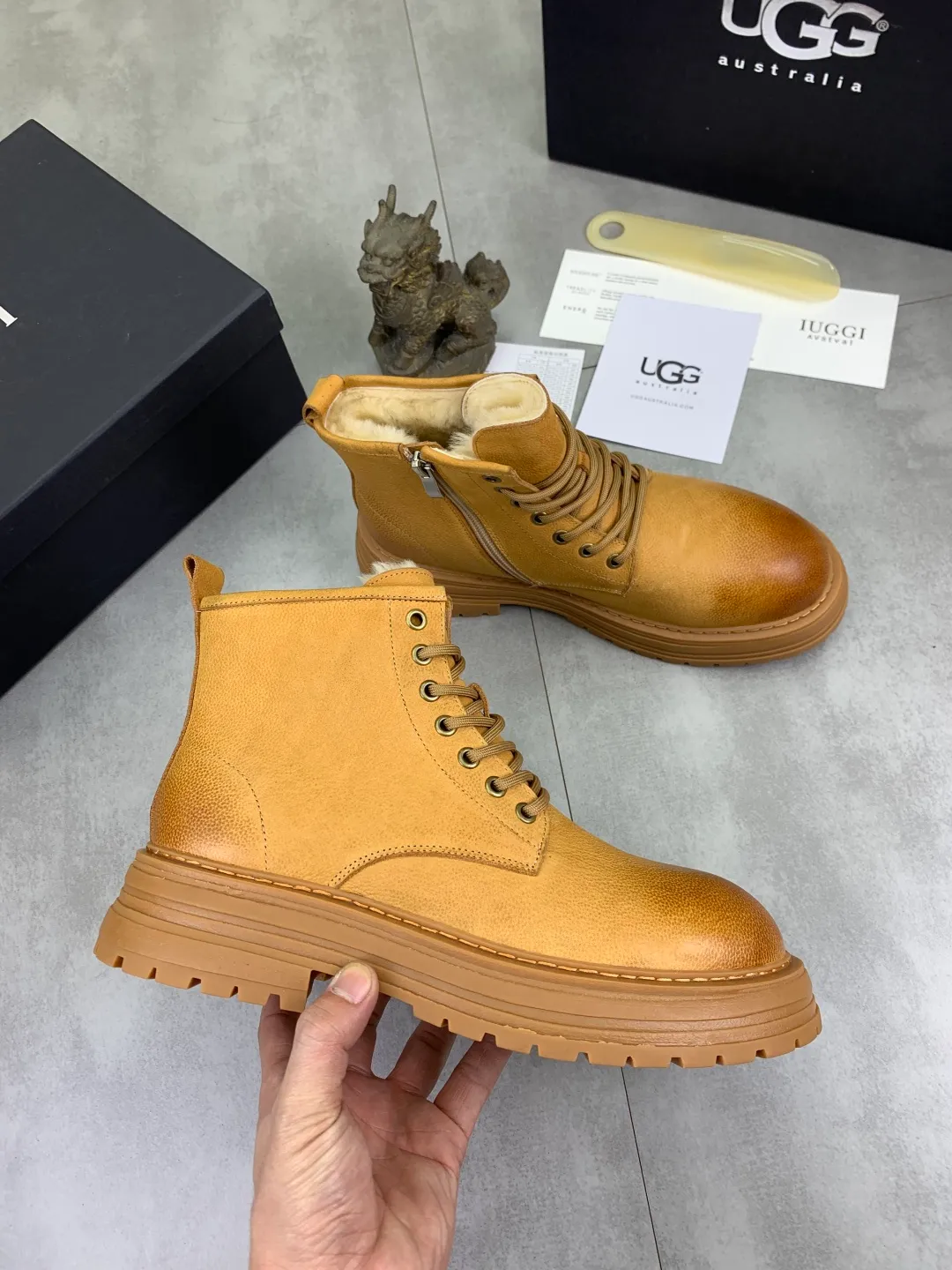 Men's men's shoes 💰P660 New arrival 🆕🆕🆕 IUGGI Men's British retro Martin boots Winter new men's outdoor hiking boots First layer of cowhide on the outside and wool on the inside Comfortable and warm Rubber sole sole Non-slip and firm Trendy and fashionable Casual and versatile Size: 38-44 (45 customized) Color: three colors